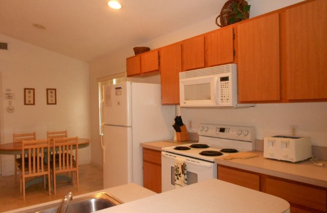 Wonderful Villa w/ South Facing Pool & Free Wifi at Florida Pines, Davenport - 4BR / 2BA