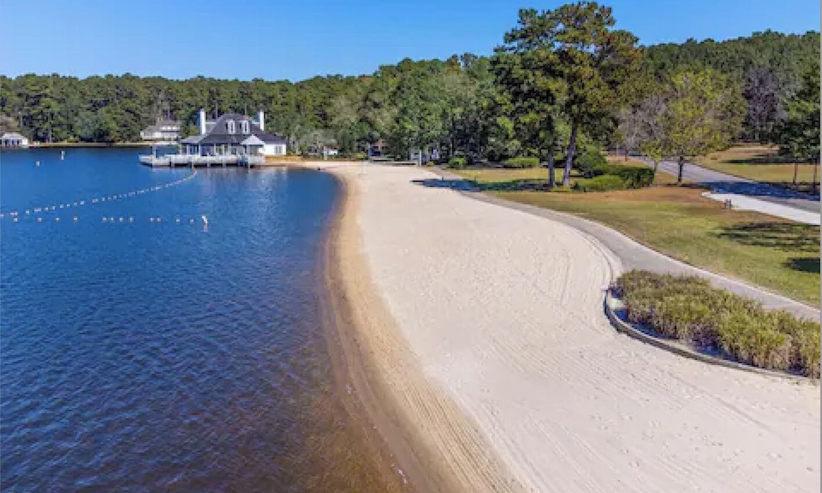 Hattiesburg House | Country Club Lifestyle