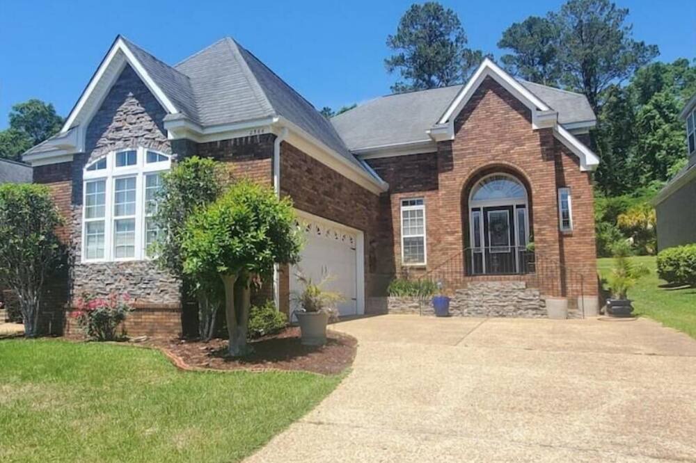 Tallahassee House | Beatiful, family-friendly home close to I-10
