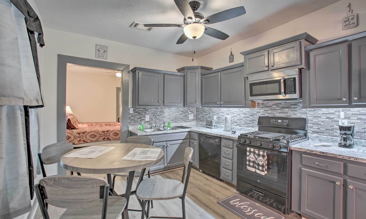 Freret Cottage | Uptown Nola Abode, 4 Miles to the French Quarter!