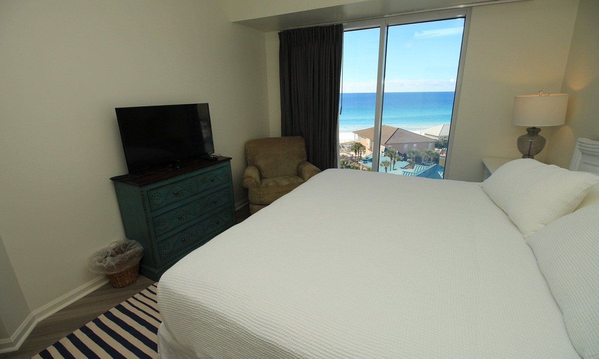 Sandestin Condo | Beachfront Condo Stunning 7th Floor Views and tram at Westwinds in Sandestin. Private beach