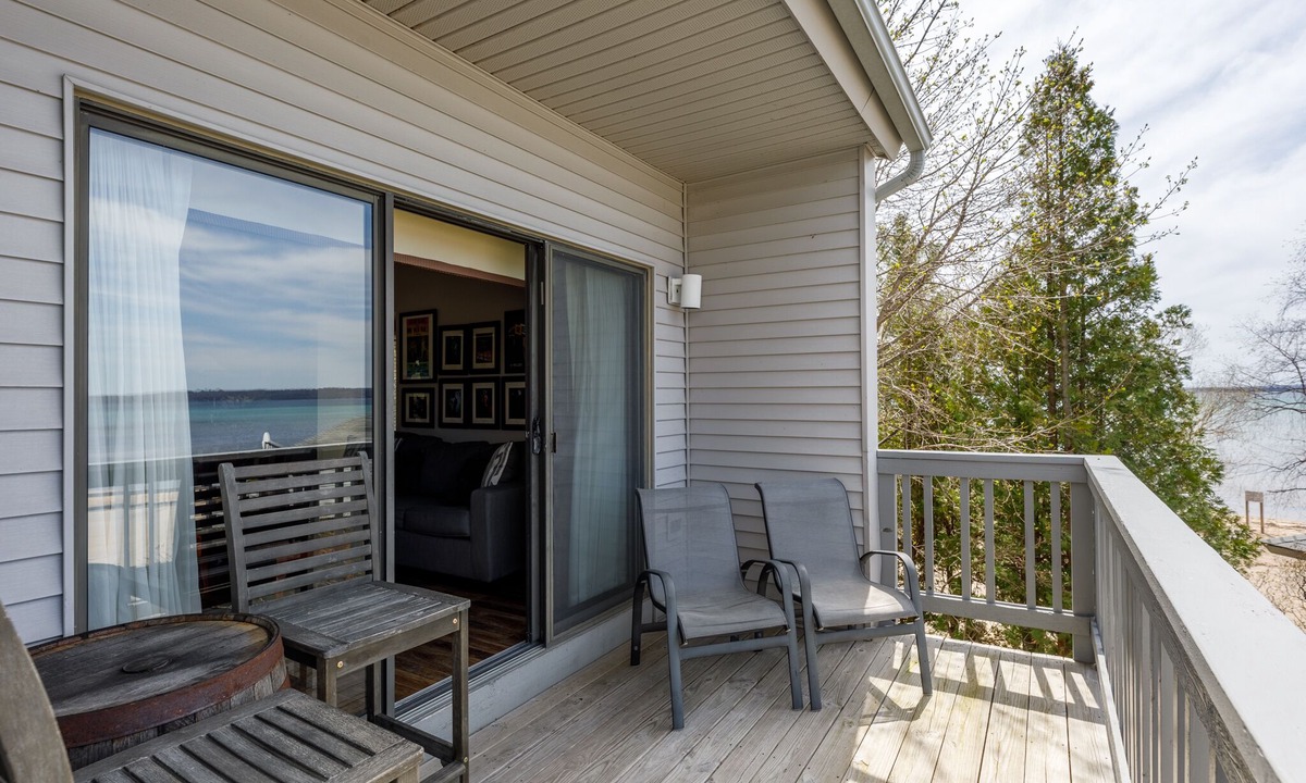 Acme Condo | 🏖️ Stunning Lake Views @ The Shores | Bayfront Deck, Private Beach Access + VIP Perks ➠ UNIT 5577