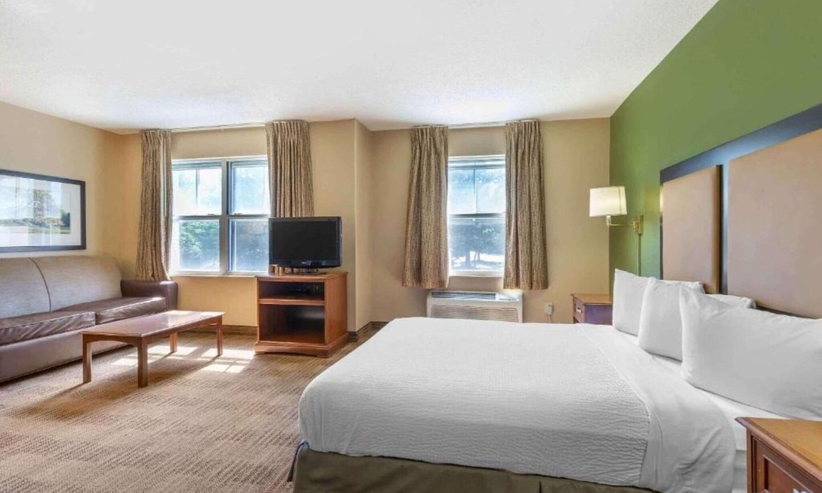 Tougaloo Apartment | 1 Queen Bed | Non-Smoking, Kitchen