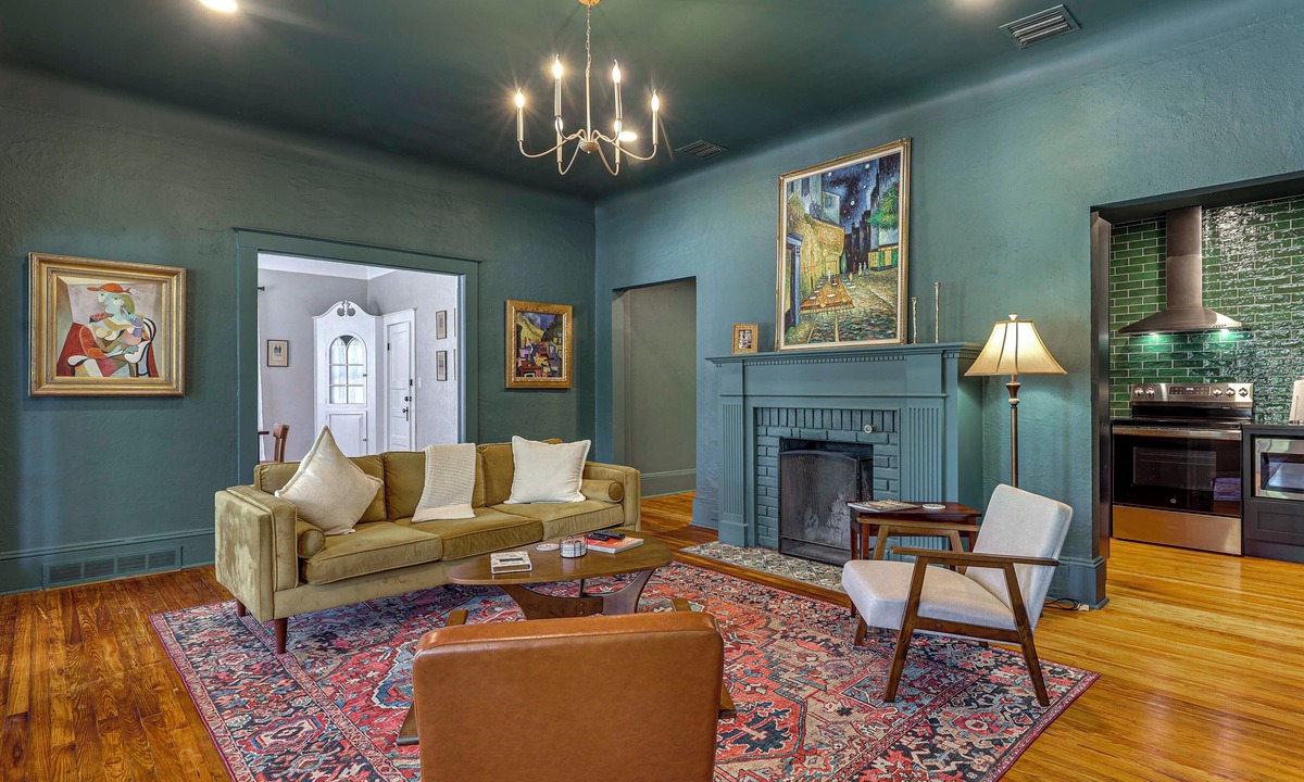 Eustis House | Heart of Historic Dtwn Eustis! MCM-Inspired Unit