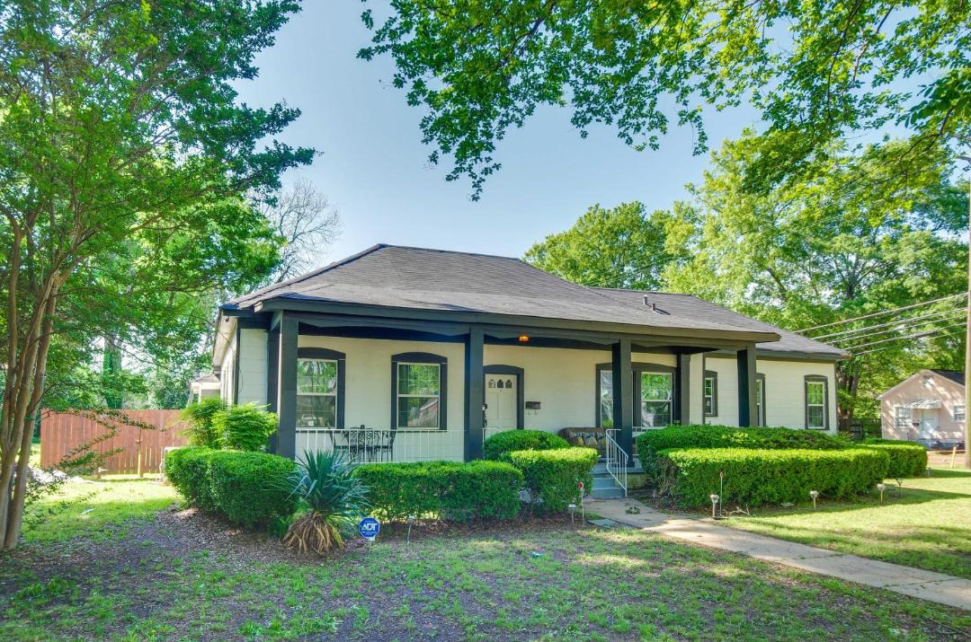 Greenwood House | Family-Friendly Retreat w/Fireplaces in Greenwood