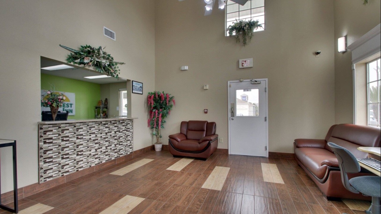 Photo of Livingroom in Millbrook