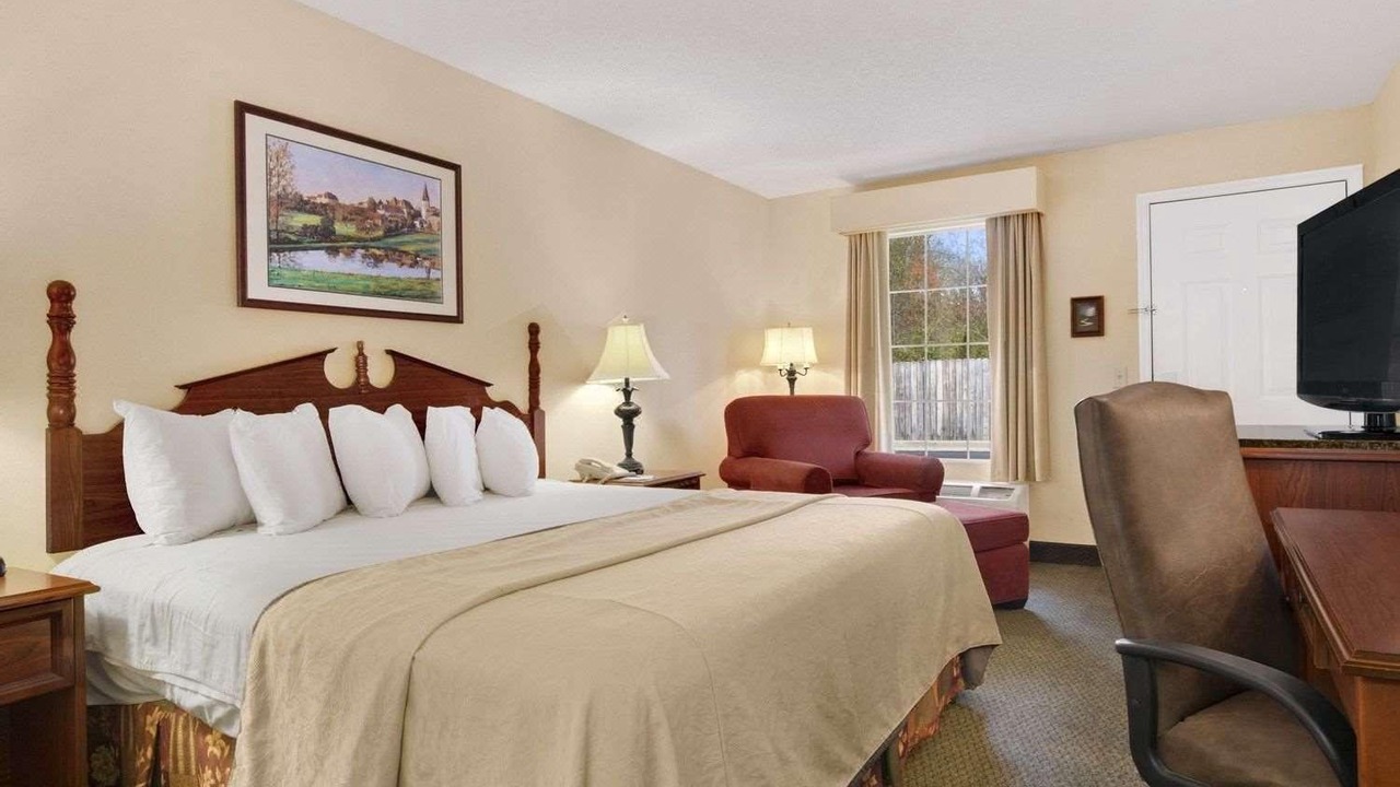 Photo of Bedroom in Eufaula