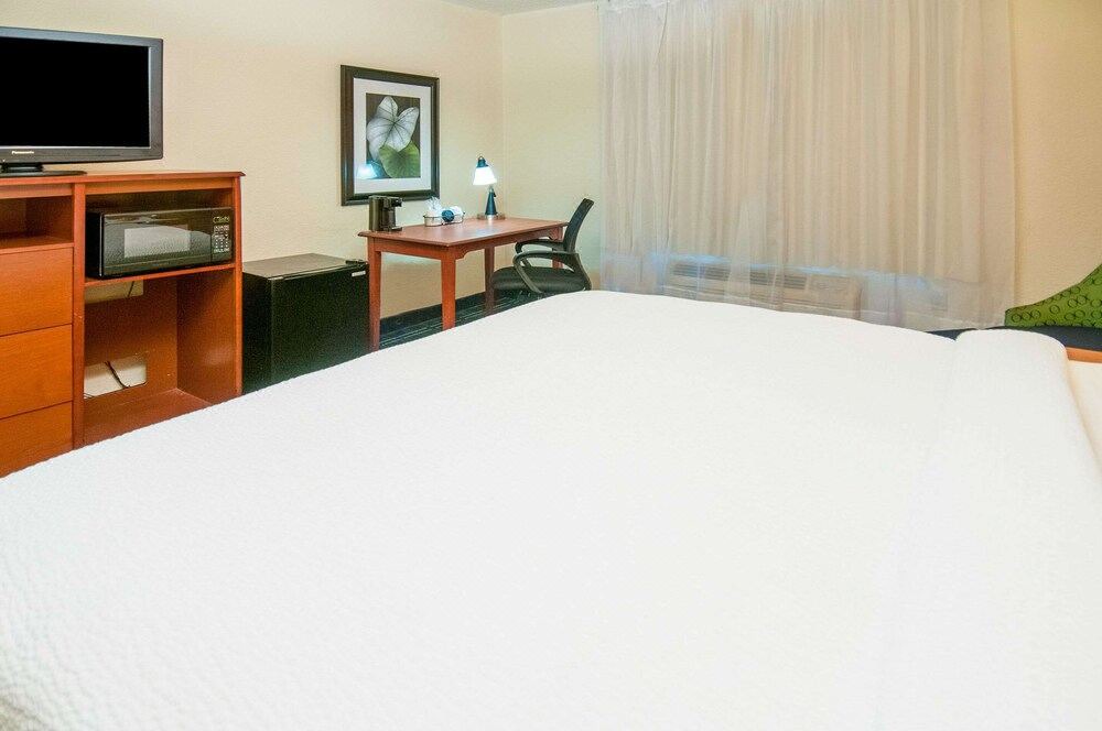 Photo of Bedroom in Tougaloo