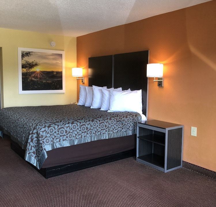 Photo of Bedroom in Childersburg