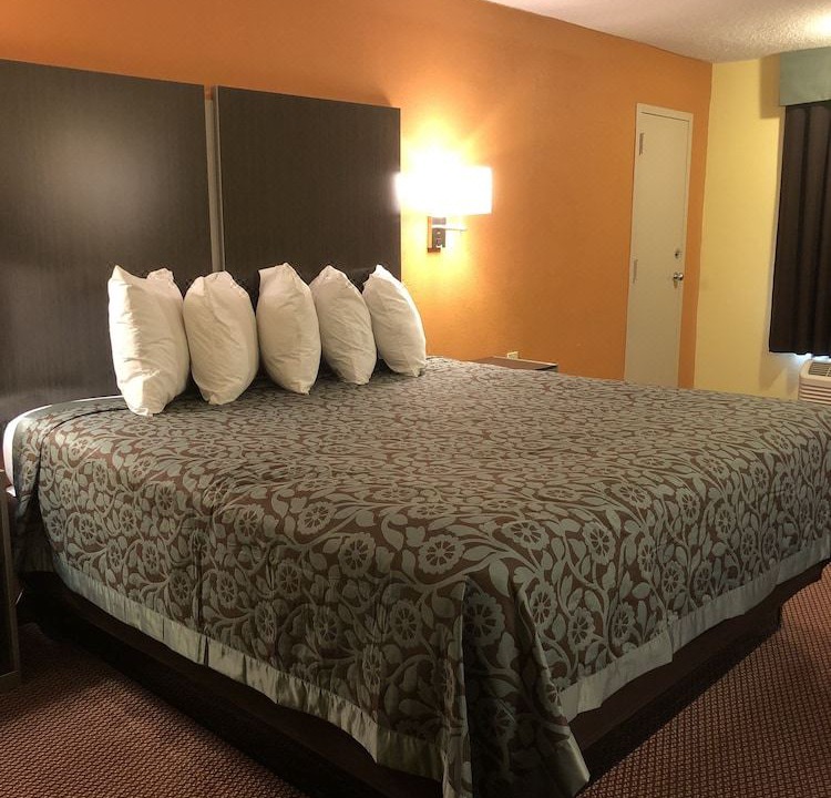 Photo of Bedroom in Childersburg