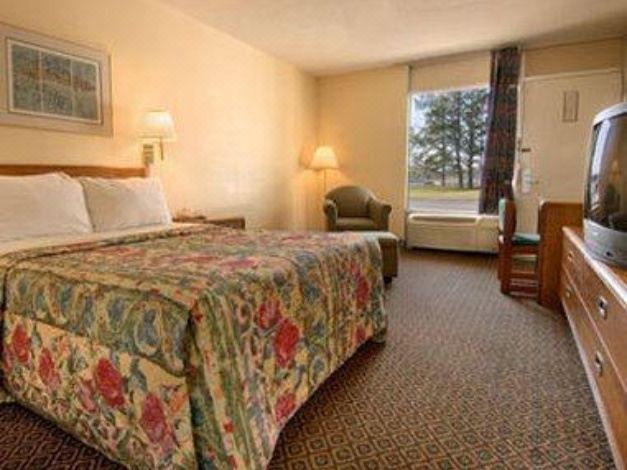 Photo of Bedroom in Clanton