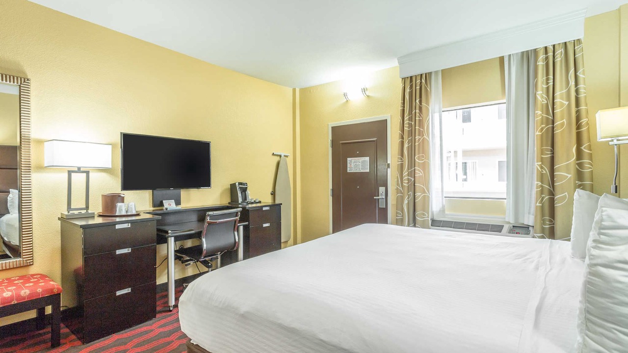 Photo of Bedroom in Downtown Atlanta