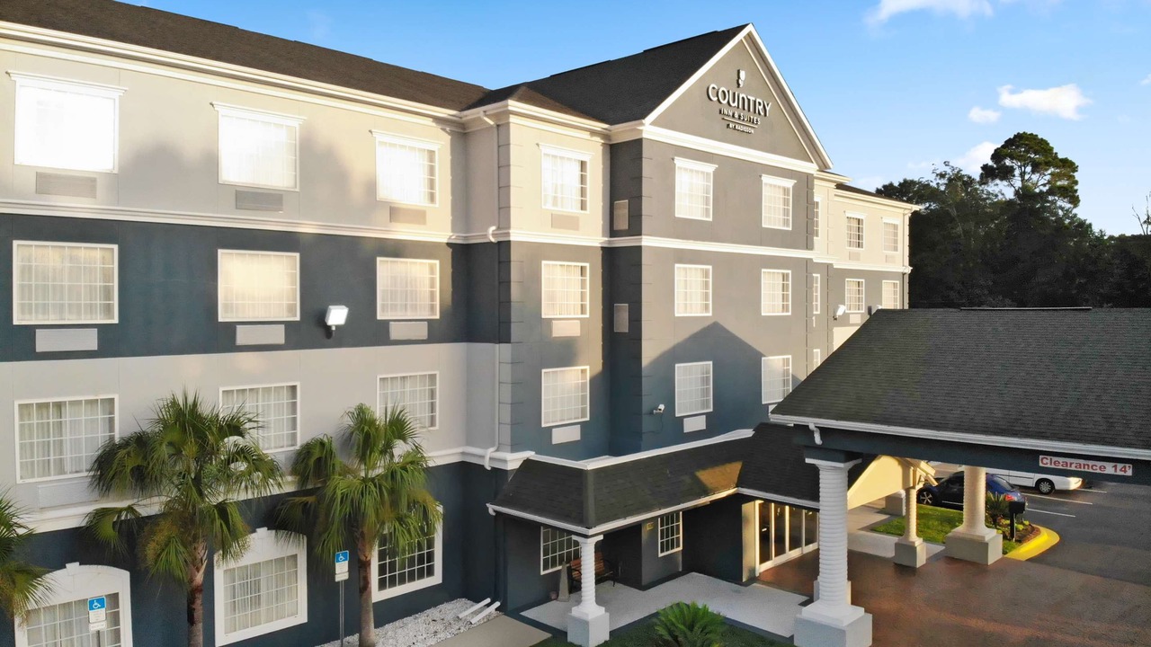 Photo of Buildings in Northwest Pensacola