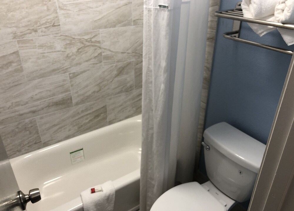 Photo of Bathroom in Shorter