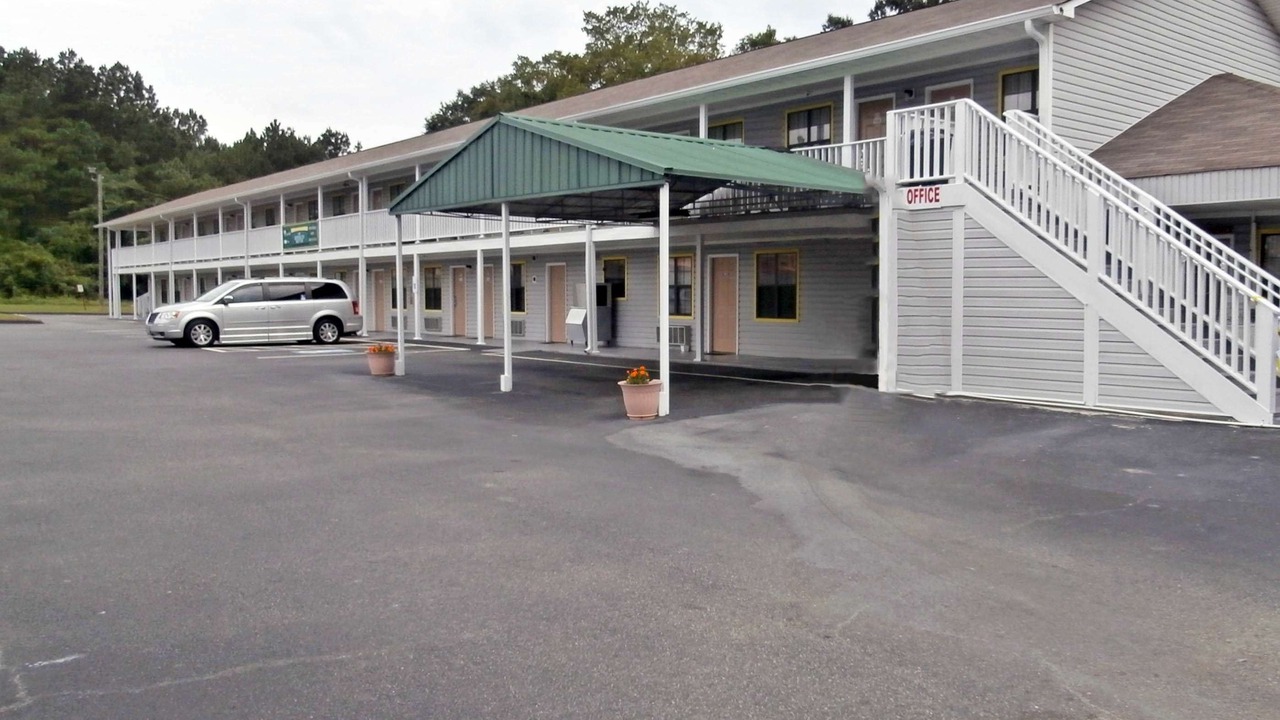 Photo of Buildings in Hawkinsville