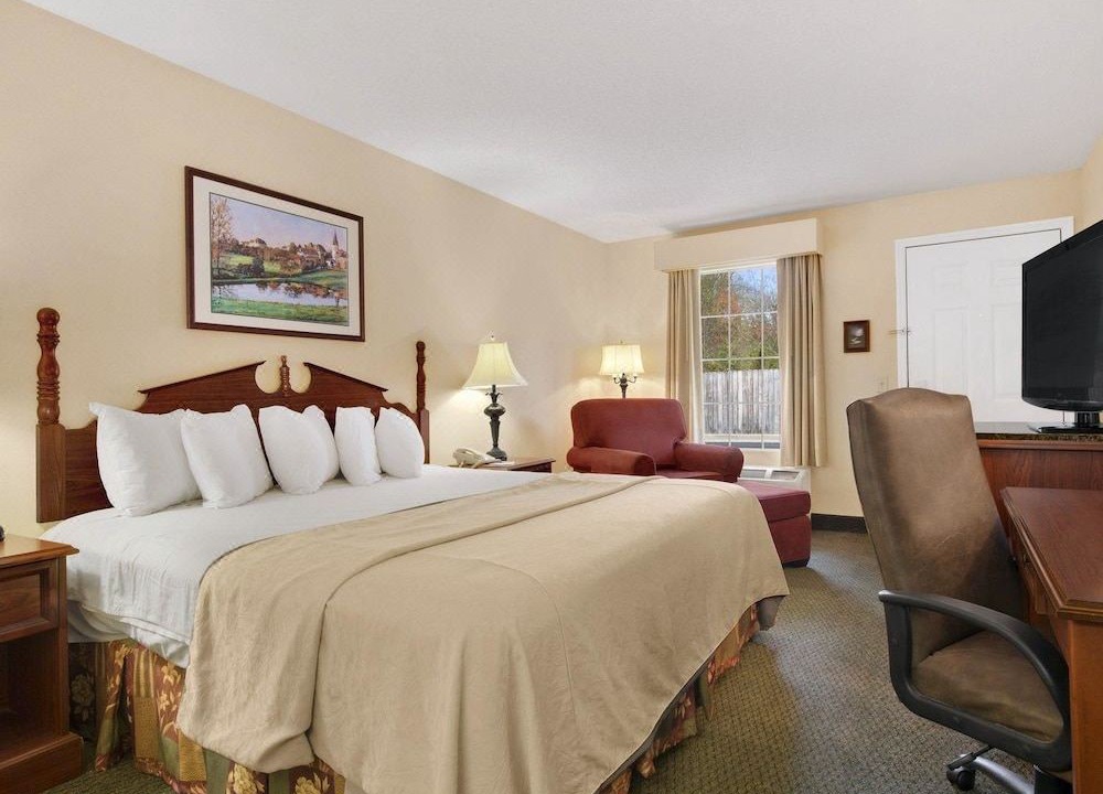Photo of Bedroom in Eufaula