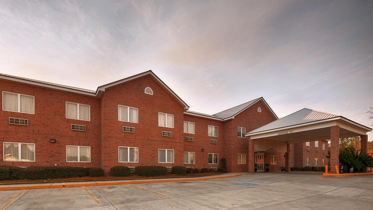 Photo of Buildings in Wiggins