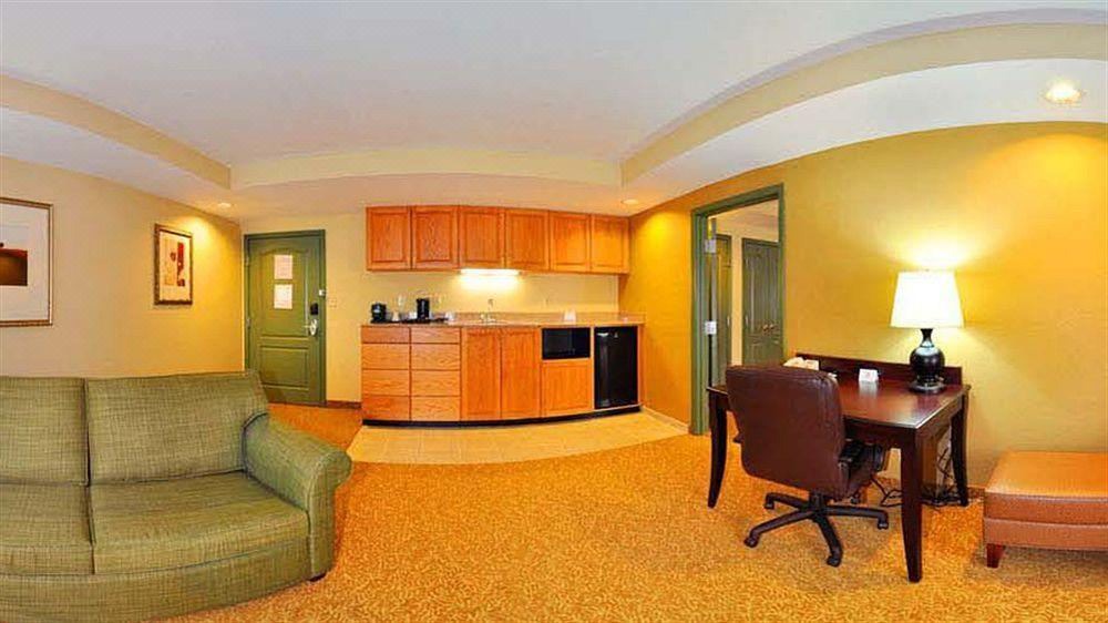 Photo of Livingroom in Northwest Pensacola
