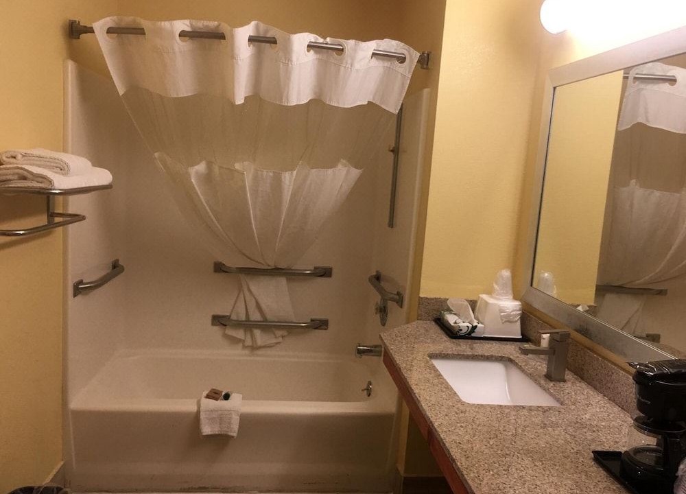Photo of Bathroom in Hawkinsville