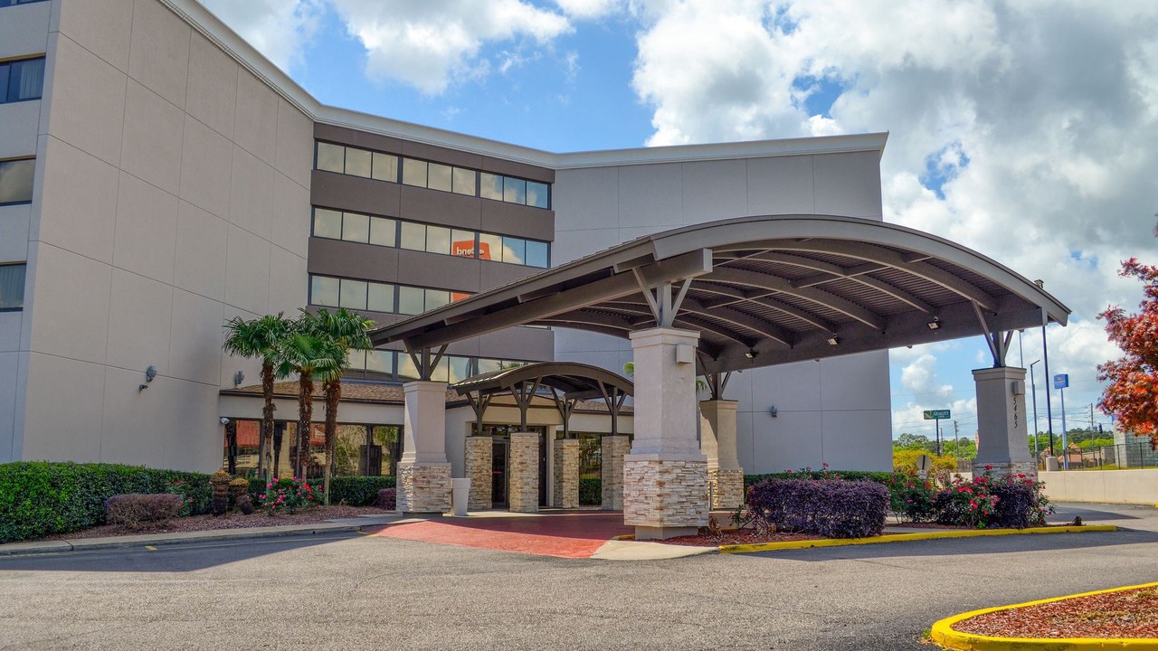 Photo of Buildings in Tillmans Corner