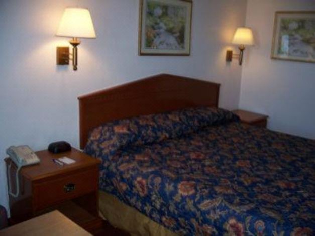 Photo of Bedroom in Mexia