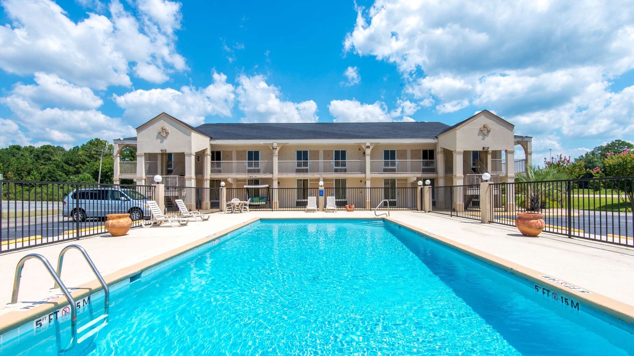 Photo of Outdoor in Shorter