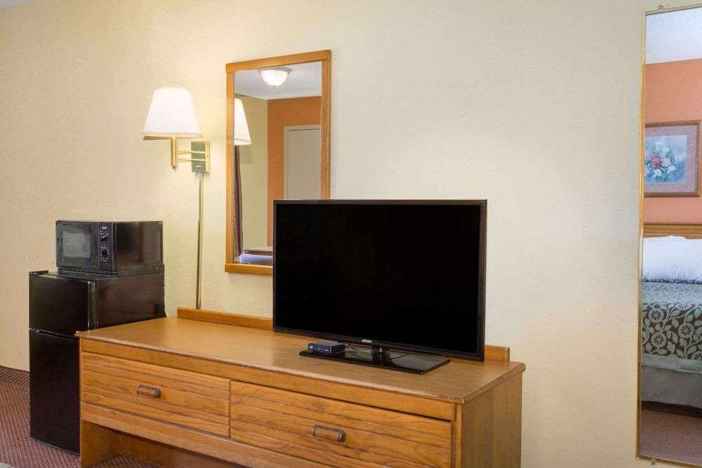 Photo of Livingroom in Childersburg