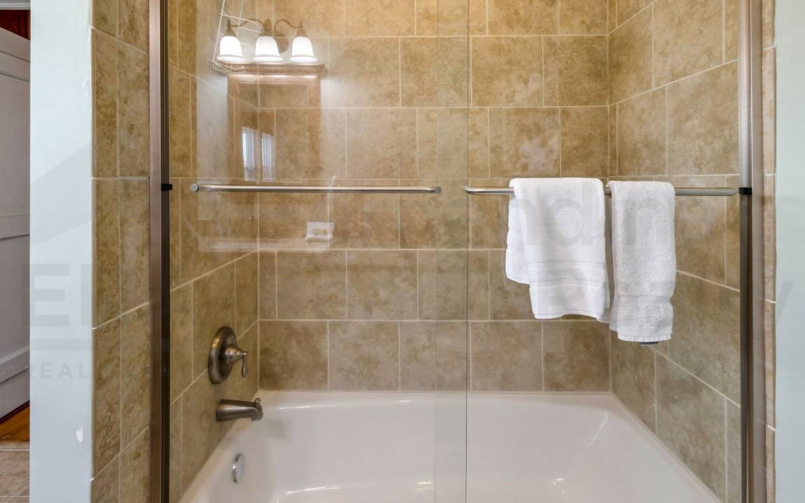 Photo of Bathroom in Fernandina Beach