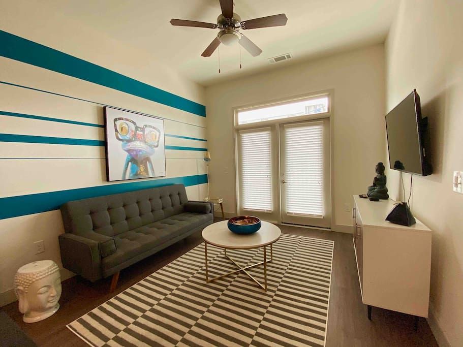 Photo of Livingroom in Oakland