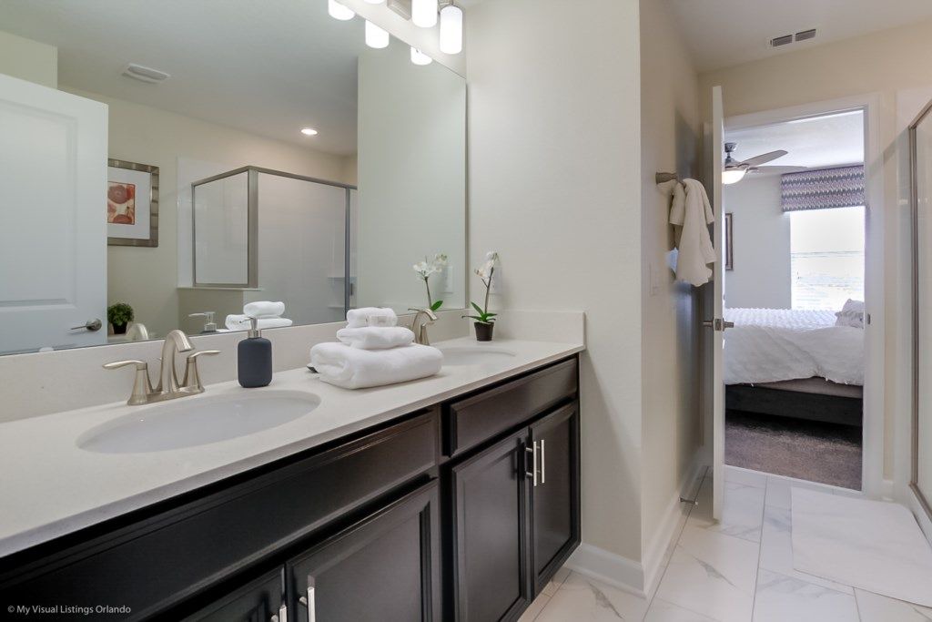 Photo of Bathroom in Loma Vista