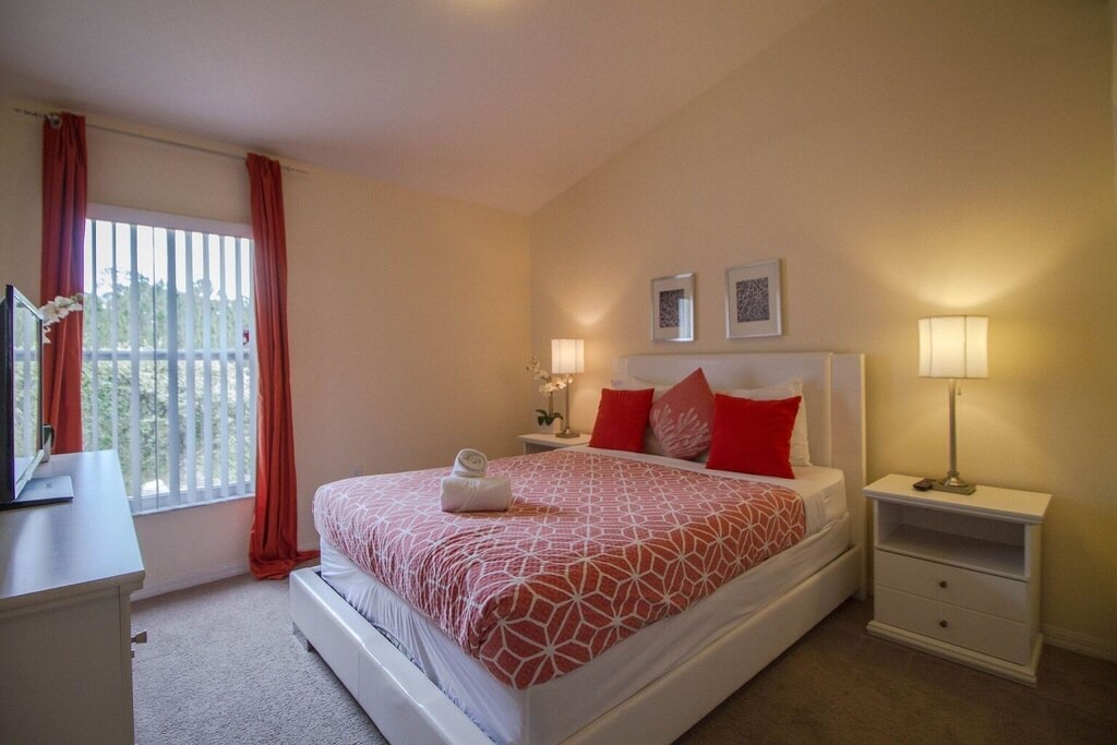 Photo of Bedroom in Tuscan Ridge