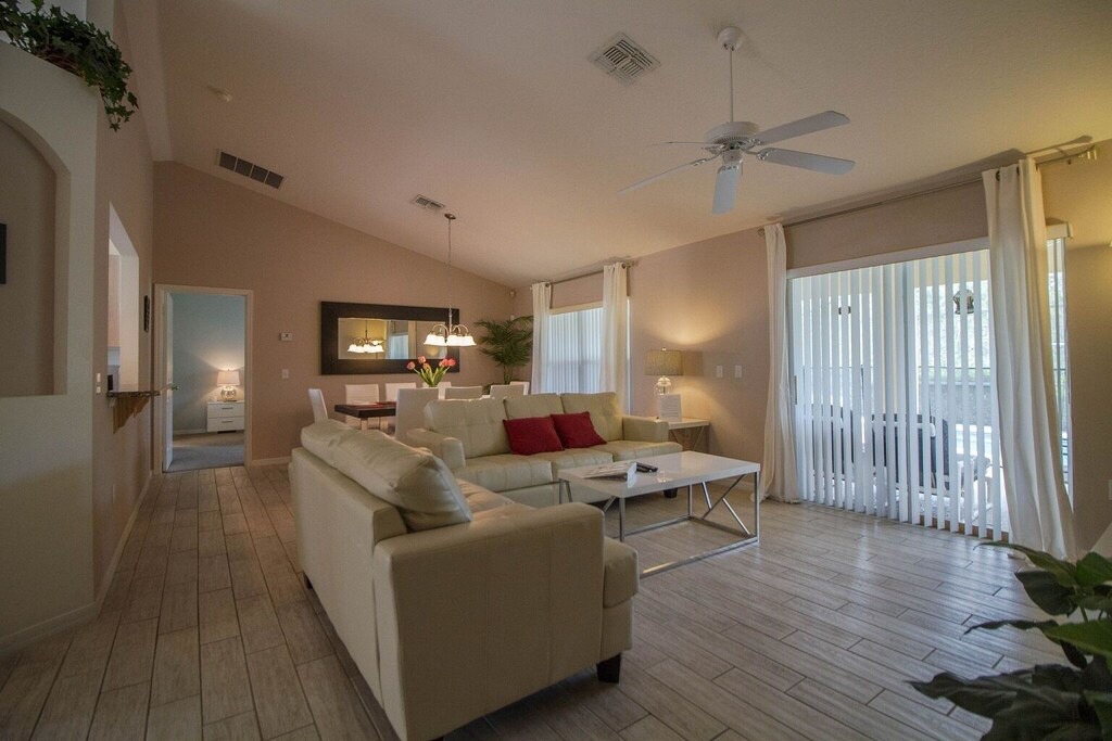 Photo of Livingroom in Tuscan Ridge