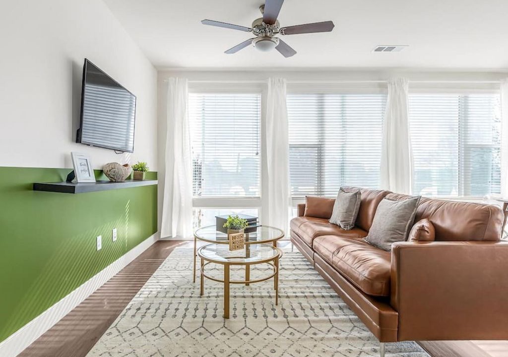 Photo of Livingroom in Oakland