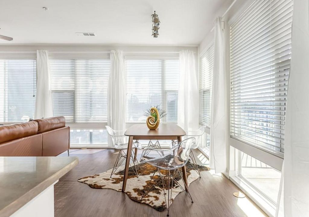 Photo of Livingroom in Oakland