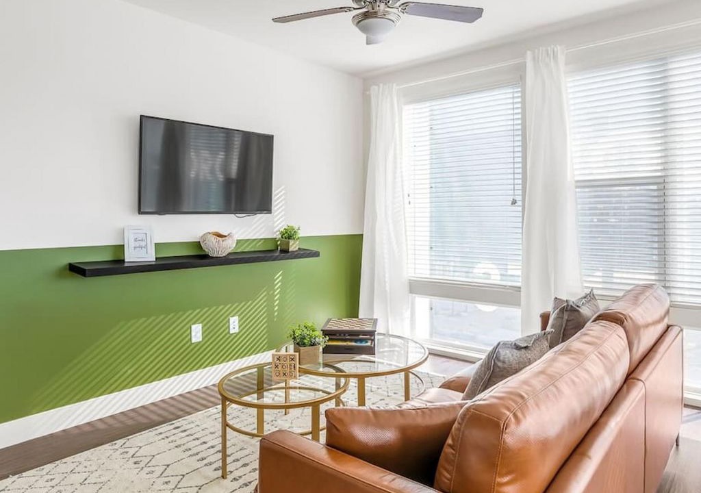 Photo of Livingroom in Oakland