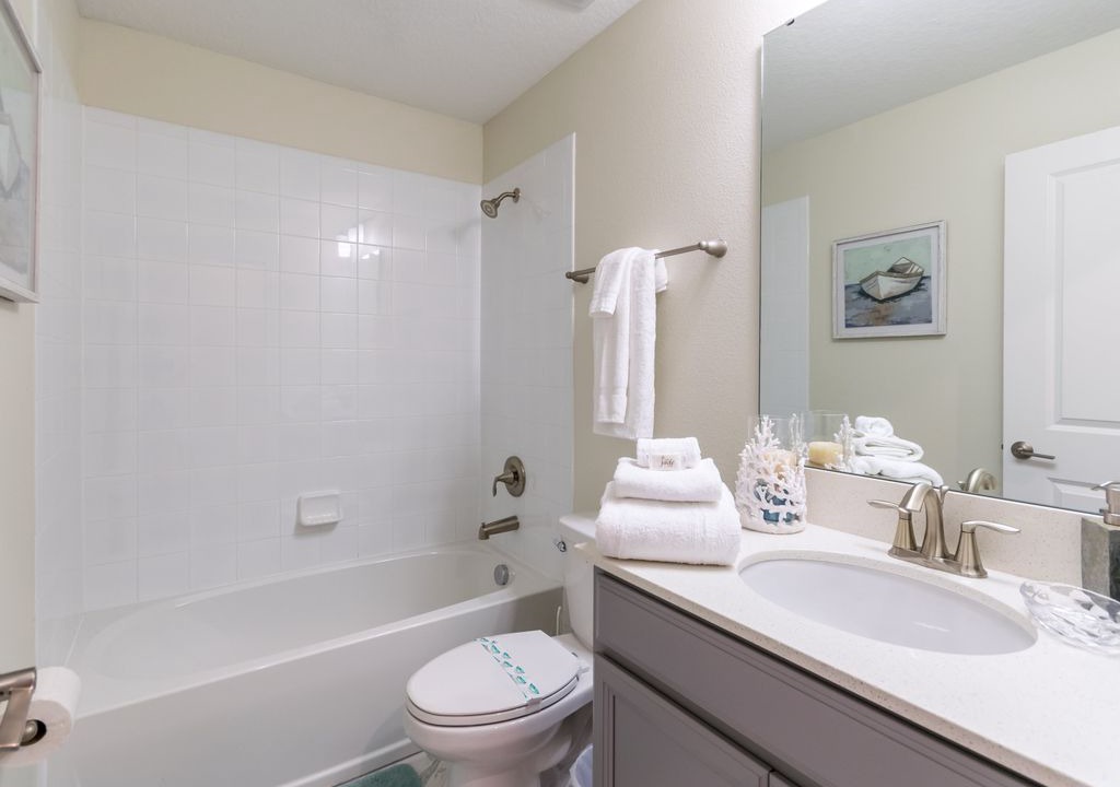 Photo of Bathroom in Loma Vista