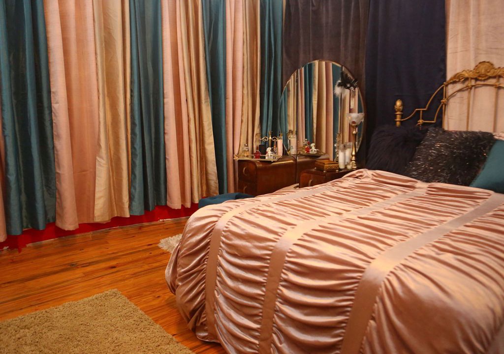 Photo of Bedroom in Oakland