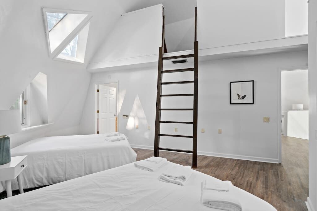 Photo of Bedroom in Normal