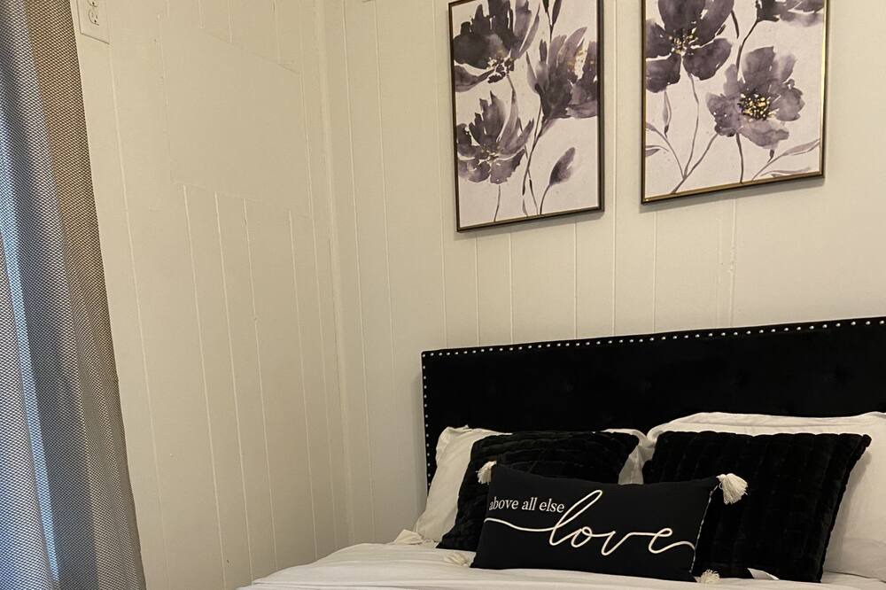 Photo of Bedroom in East Side