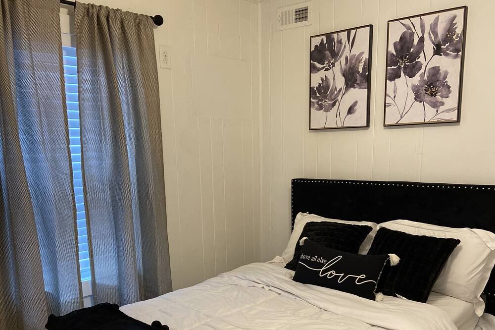 Photo of Bedroom in East Side
