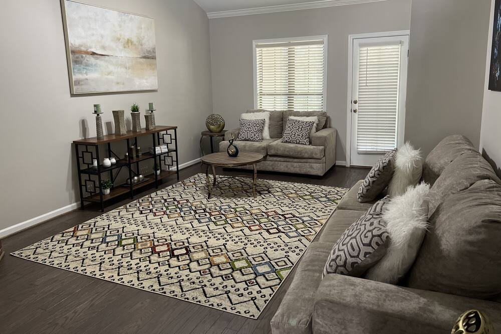 Photo of Livingroom in Hoover