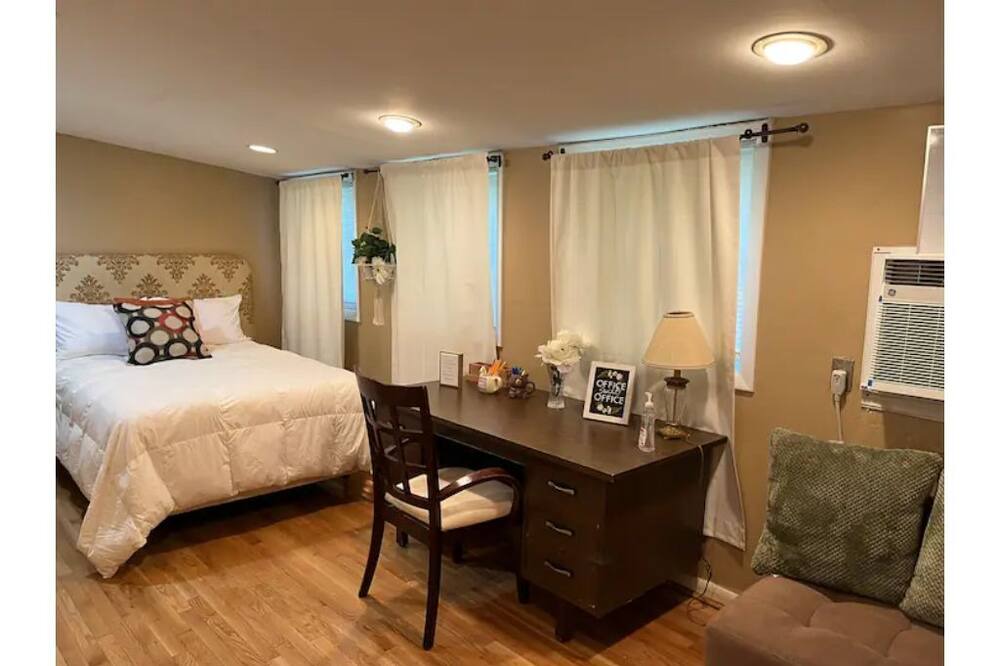 Photo of Bedroom in Midfield