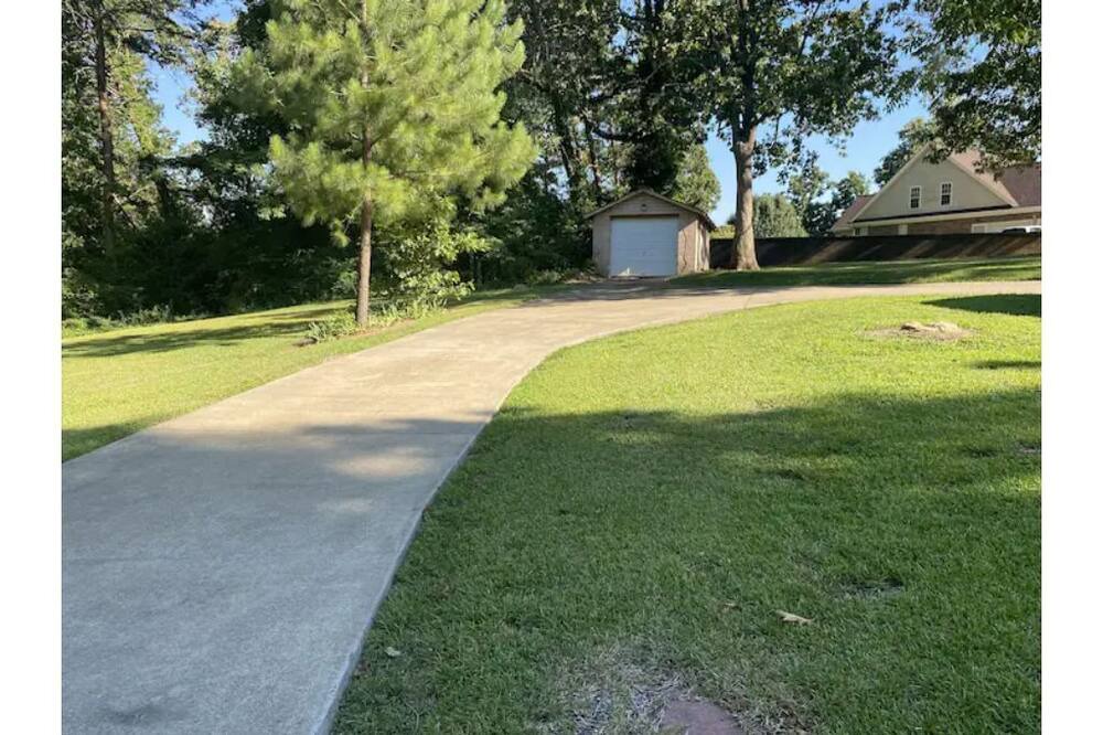 Photo of Outdoor in Midfield
