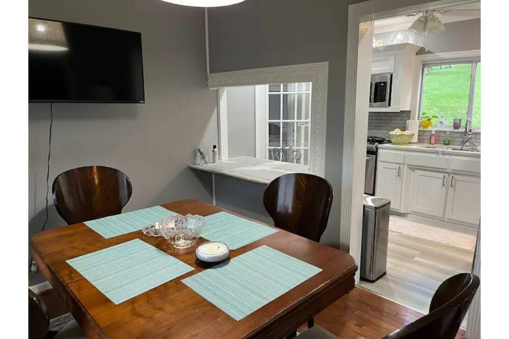 Photo of Kitchen in Midfield