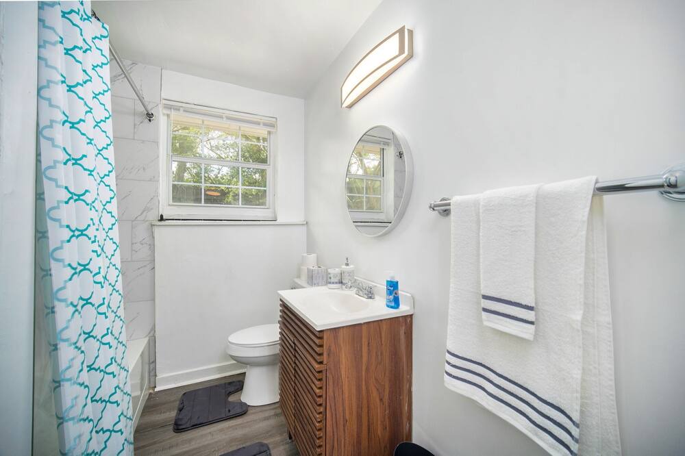 Photo of Bathroom in Murray Hill