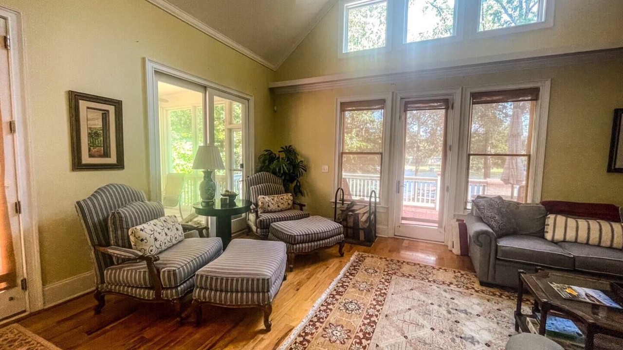 Photo of Livingroom in Eatonton