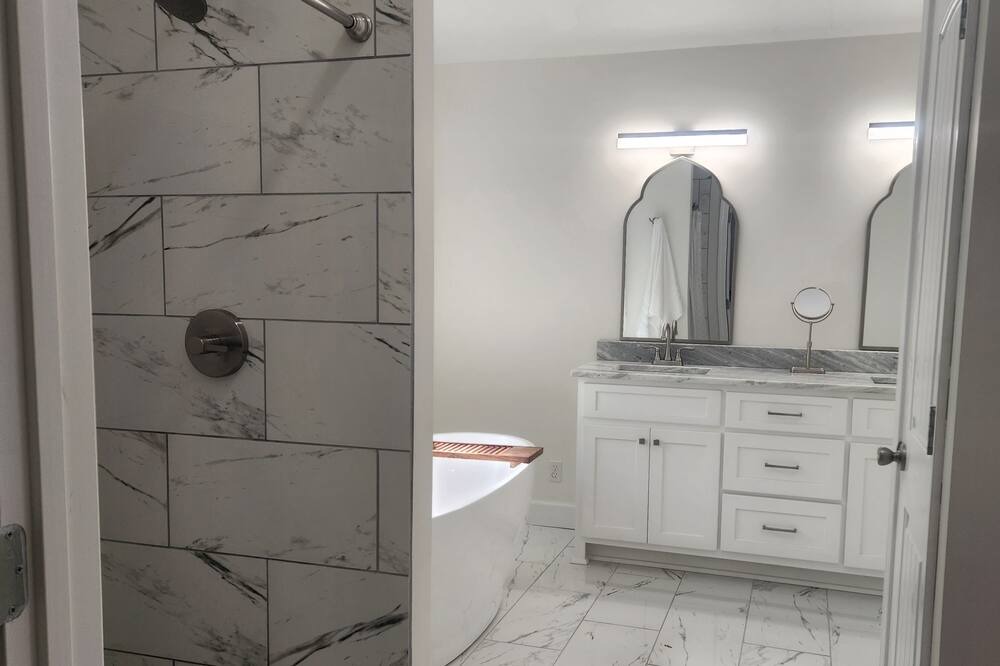 Photo of Bathroom in Jasper