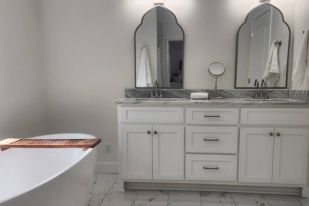 Photo of Bathroom in Jasper