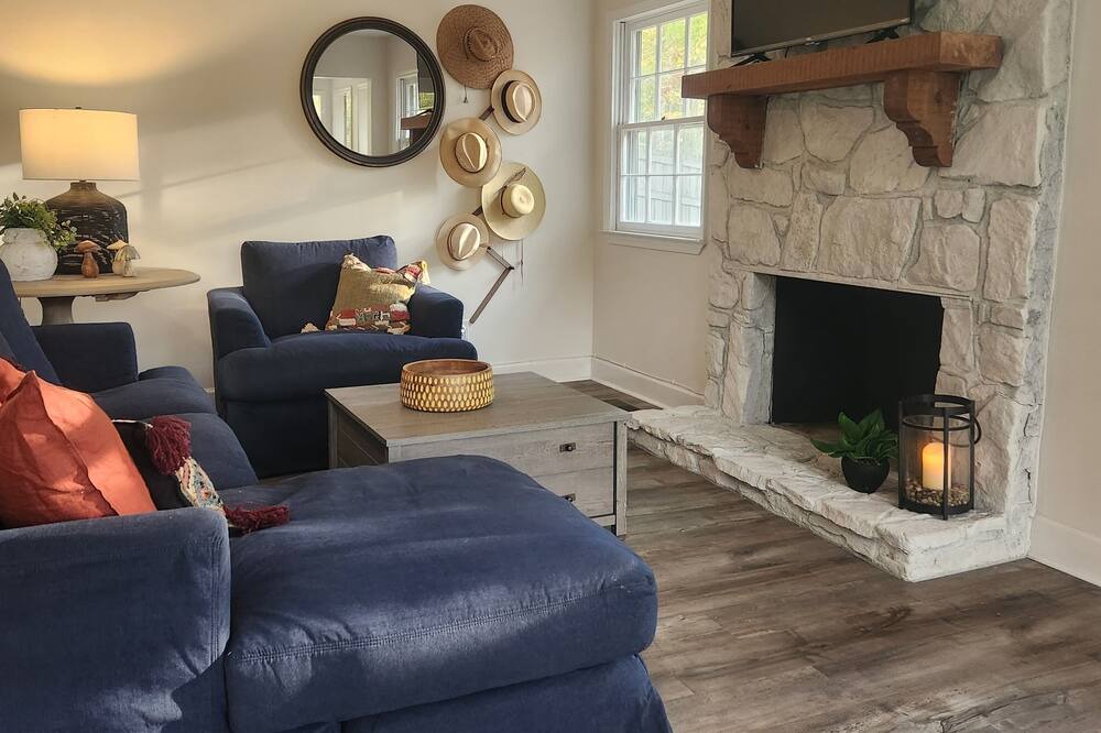 Photo of Livingroom in Jasper