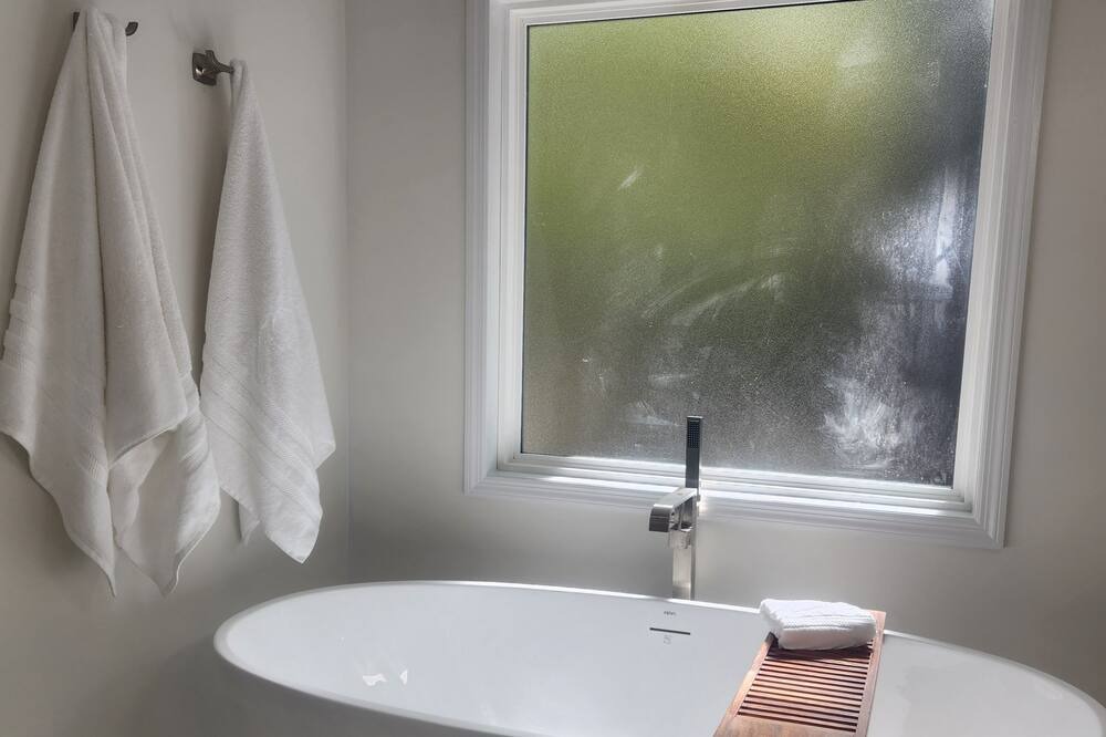 Photo of Bathroom in Jasper